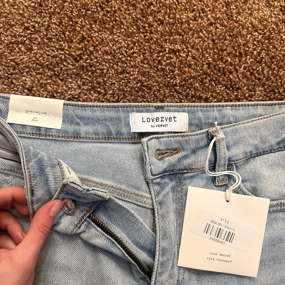 Women's light wash blue Jeans - Picture 2 of 4